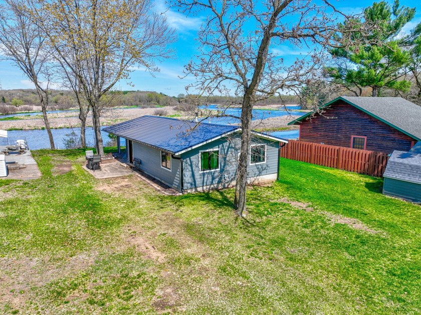 Year-round 2BR/1BA updated home on river part of Tainter Lake! - photo 19