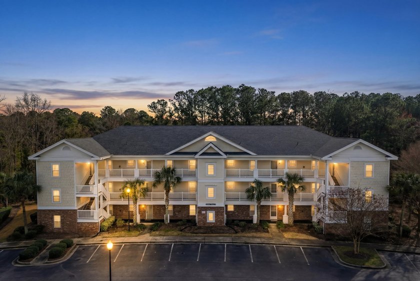 Located in Arbor Trace within the highly sought-after Barefoot - photo 46