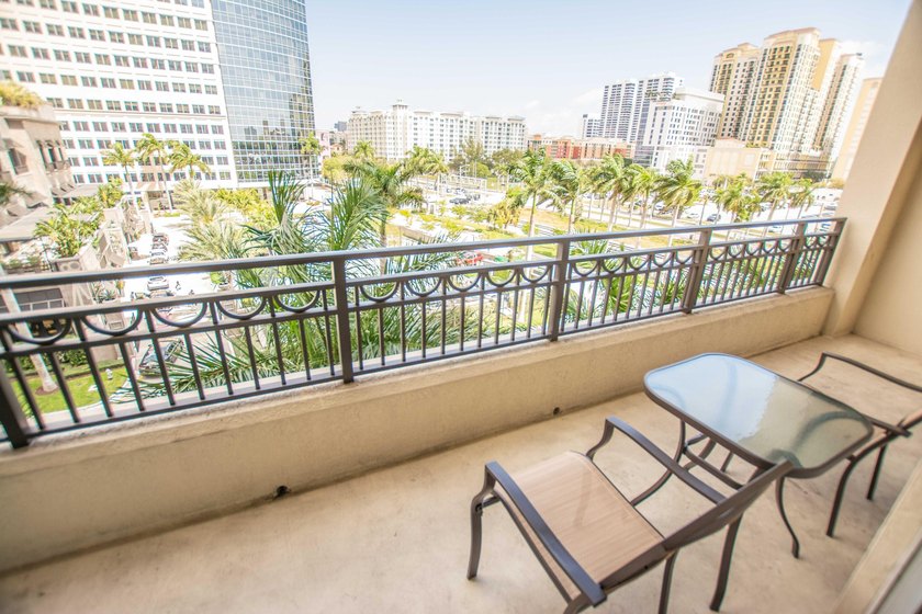 Enjoy beautiful city views from this residence in a full-service - photo 12