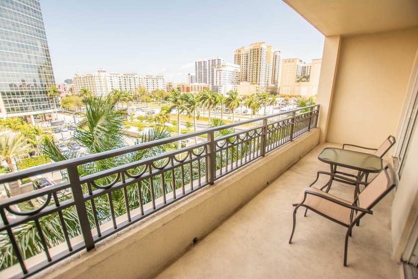Enjoy beautiful city views from this residence in a full-service - photo 14