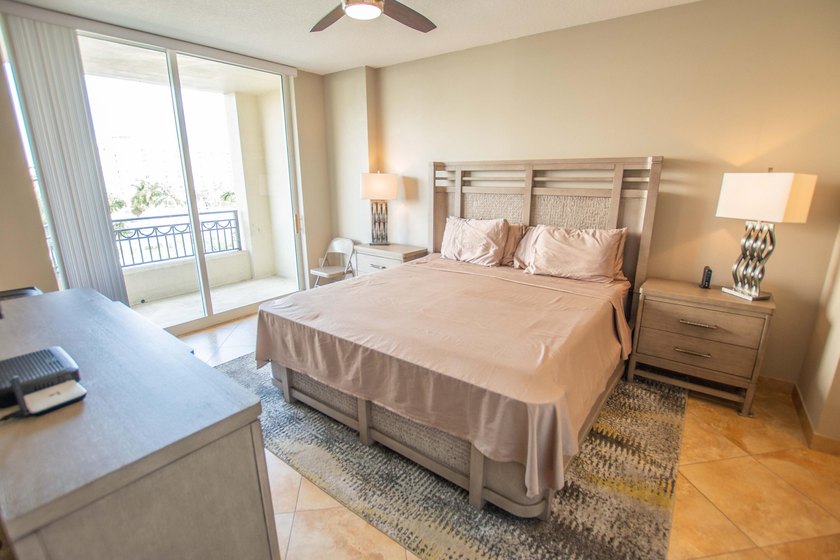 Enjoy beautiful city views from this residence in a full-service - photo 18