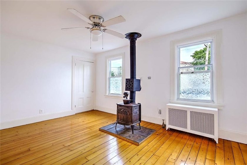 Located in the heart of Warren's vibrant arts and waterfront - photo 25