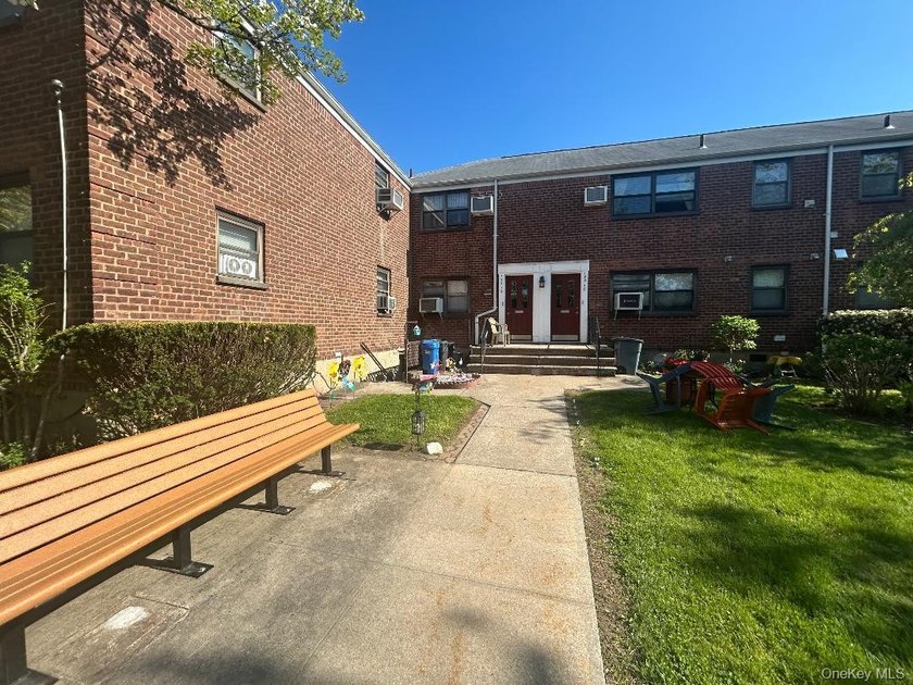 Clearview Gardens Coop One Bedroom (Lower Level Unit ,610 Square - photo 15