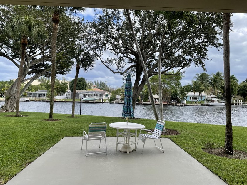 GREAT LOCATION-BEST SCHOOLS-5 MIN TO DOWNTOWN BOCA RATON- CLOSE - photo 15