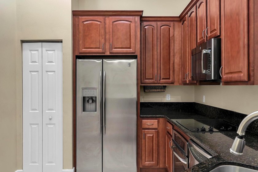 Welcome to this first-floor corner residence in the main bldg of - photo 7