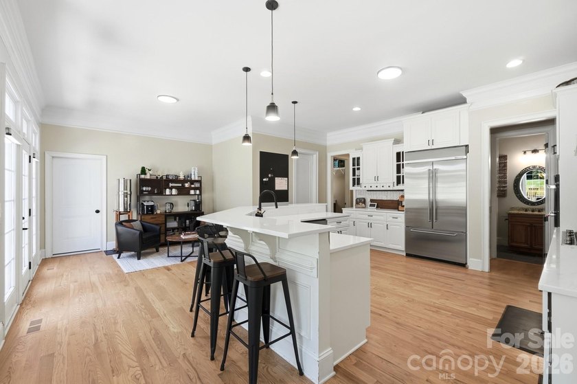 There are homes that impress... and then there are homes that - photo 17