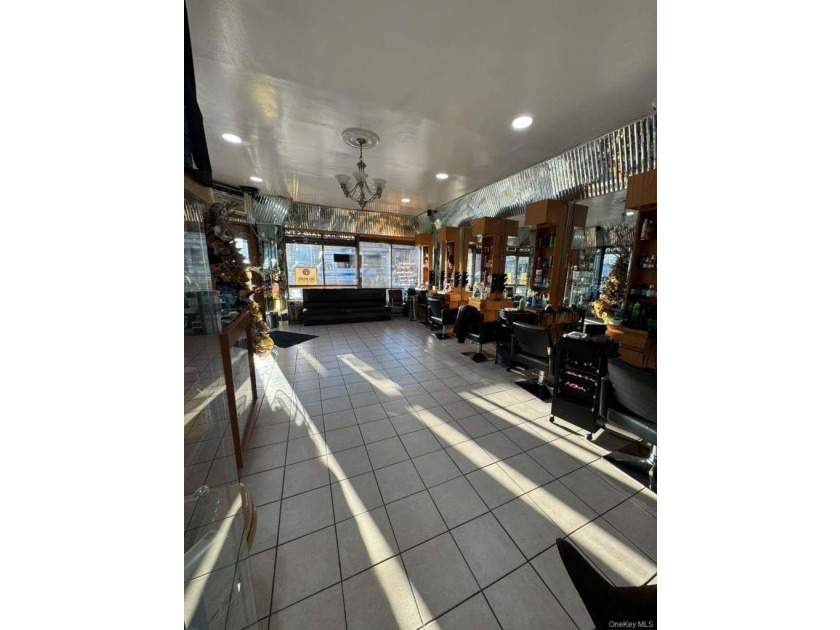 Turnkey beauty salon for sale in a highly visible corner - photo 7