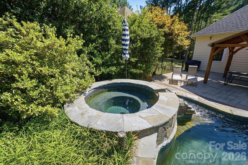 There are homes that impress... and then there are homes that - photo 44