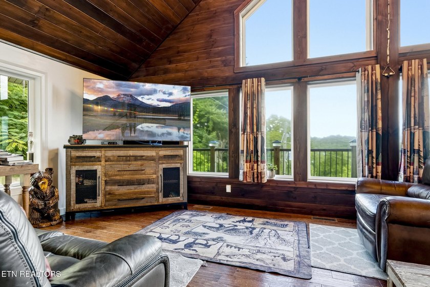 Welcome to your Smoky Mountain escape! Ideally located just - photo 9