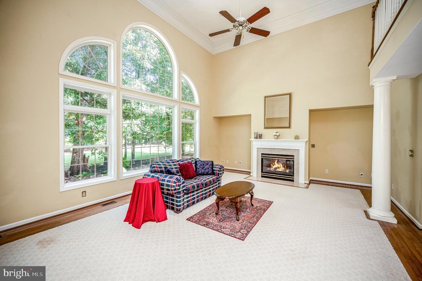 Step into the Lake of the Woods lifestyle with this inviting - photo 13