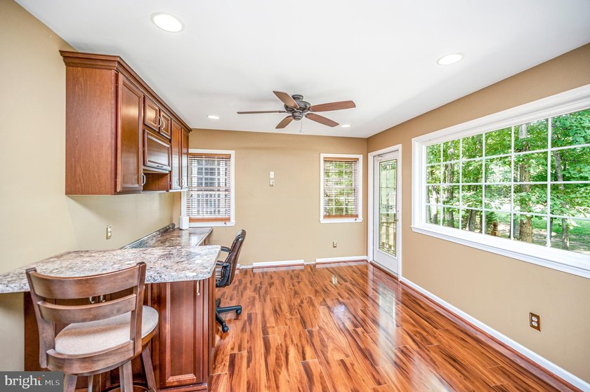 Step into the Lake of the Woods lifestyle with this inviting - photo 31