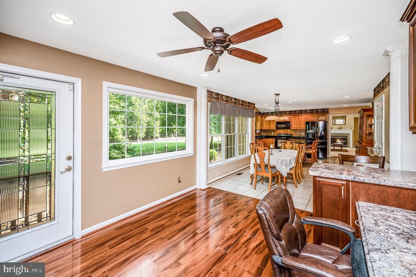 Step into the Lake of the Woods lifestyle with this inviting - photo 32