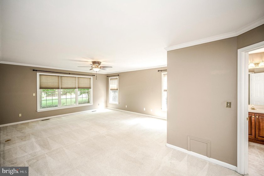 Step into the Lake of the Woods lifestyle with this inviting - photo 46