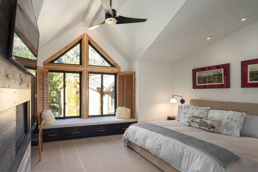 Mountain Modern at its finest! Just 300 yards from River Run and - photo 13