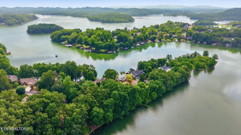 Rarely does an opportunity arise to own a custom Waterfront - photo 3