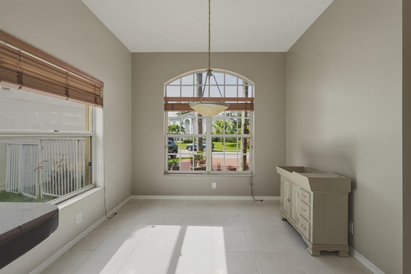 Welcome to highly sought-after La Costa in the Mission Bay - photo 4