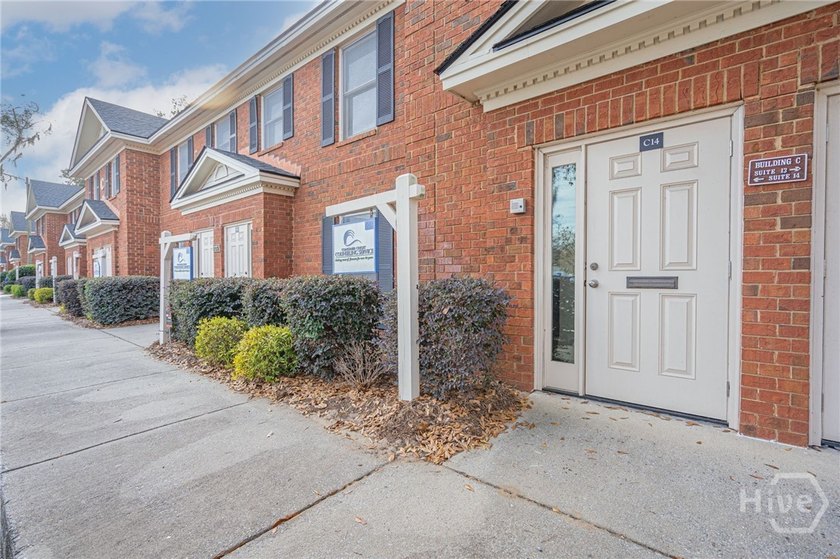 Rare opportunity to acquire up to 4,214 square feet of office - photo 2