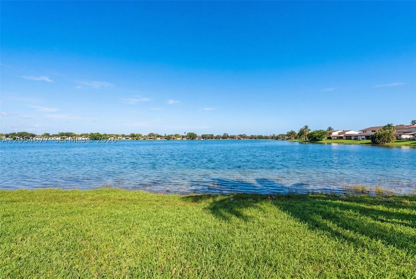 Welcome to one of the most impressive move-in-ready townhomes in - photo 45