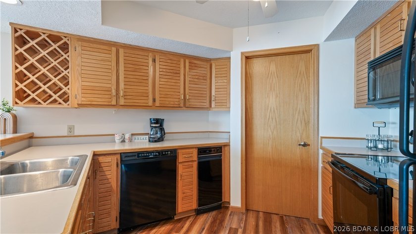 Cove location with sweeping main channel views makes this - photo 14