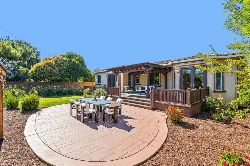 Welcome to 18548 Paseo Tierra in Saratoga, a stunning executive - photo 33