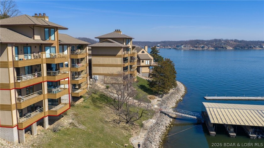 Cove location with sweeping main channel views makes this - photo 35