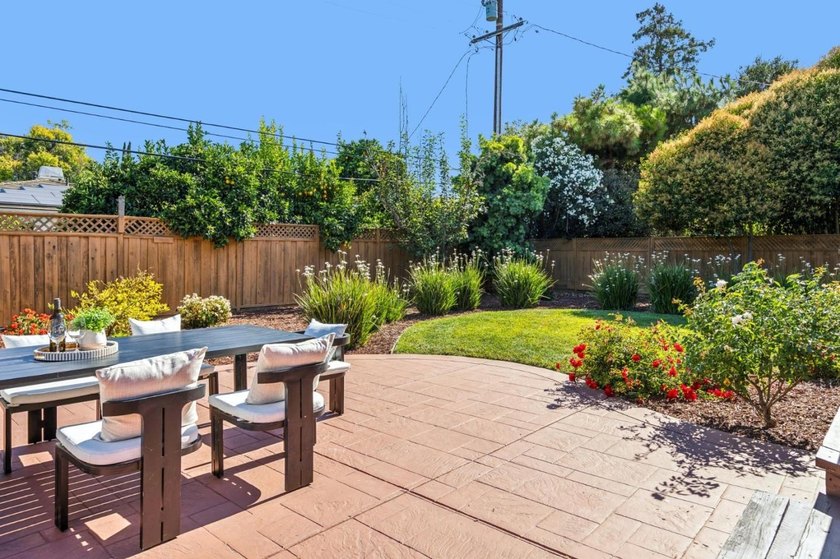 Welcome to 18548 Paseo Tierra in Saratoga, a stunning executive - photo 35