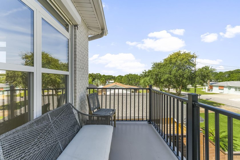 Coastal elegance just steps from the Gulf! 407 Petrel Ave blends - photo 38