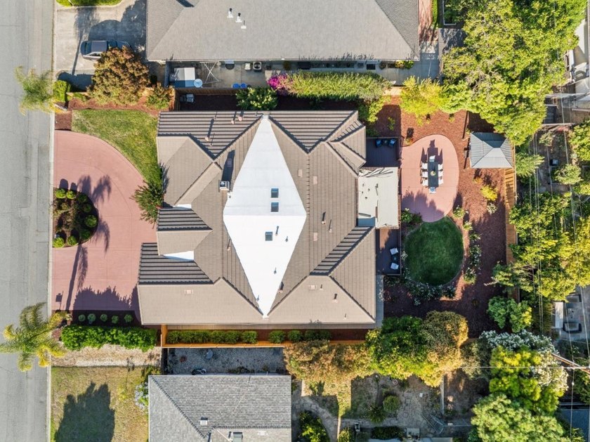 Welcome to 18548 Paseo Tierra in Saratoga, a stunning executive - photo 41