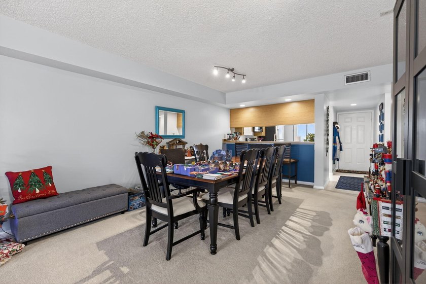 CHARMING AND SPACIOUS 2/2 PENTHOUSE UNIT WITH 2 OPEN BALCONIES - photo 7
