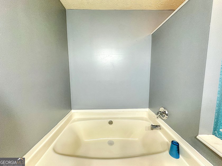 Welcome home to this charming 3-bedroom, 2-bath ranch nestled in - photo 16