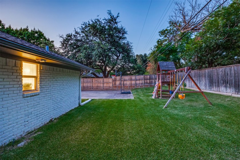 Located in Canyon Creek proper, just around the corner from - photo 32