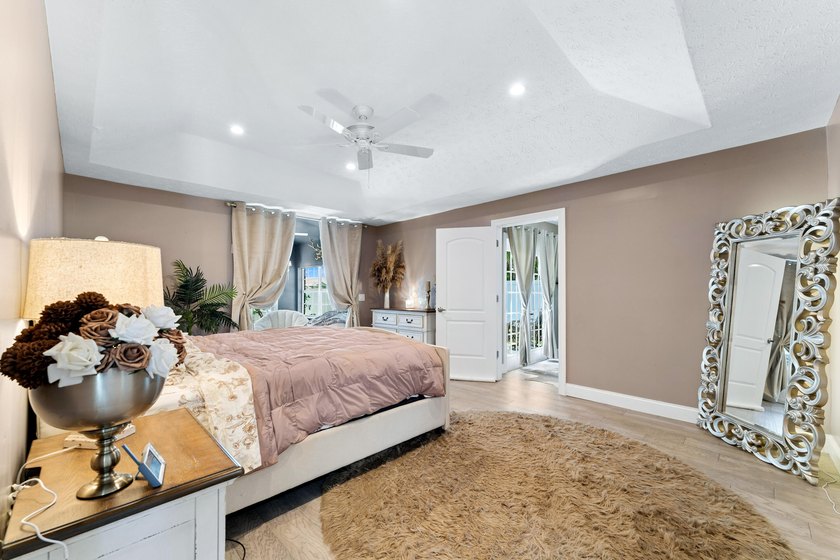 Welcome to this beautifully updated 4-bedroom, 3-bathroom home - photo 27
