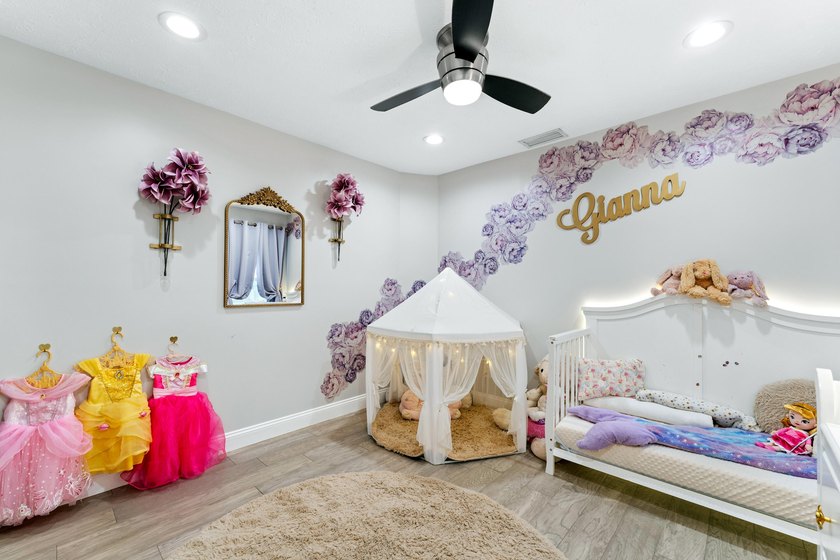 Welcome to this beautifully updated 4-bedroom, 3-bathroom home - photo 39