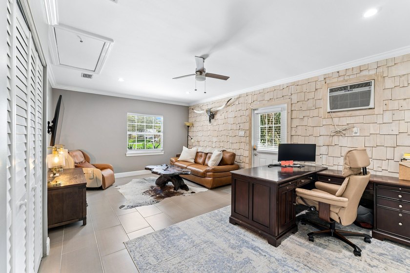 Welcome to this beautifully updated 4-bedroom, 3-bathroom home - photo 48