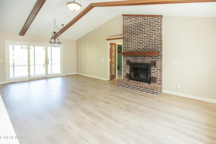 Enjoy breathtaking mountain views from all primary living areas - photo 6