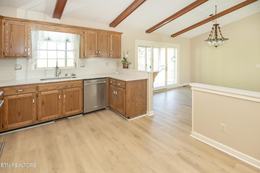 Enjoy breathtaking mountain views from all primary living areas - photo 7