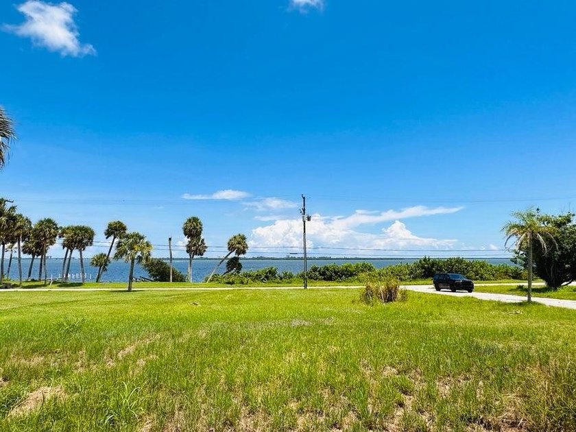 Discover your dream waterfront home site on Indian River Drive - photo 3