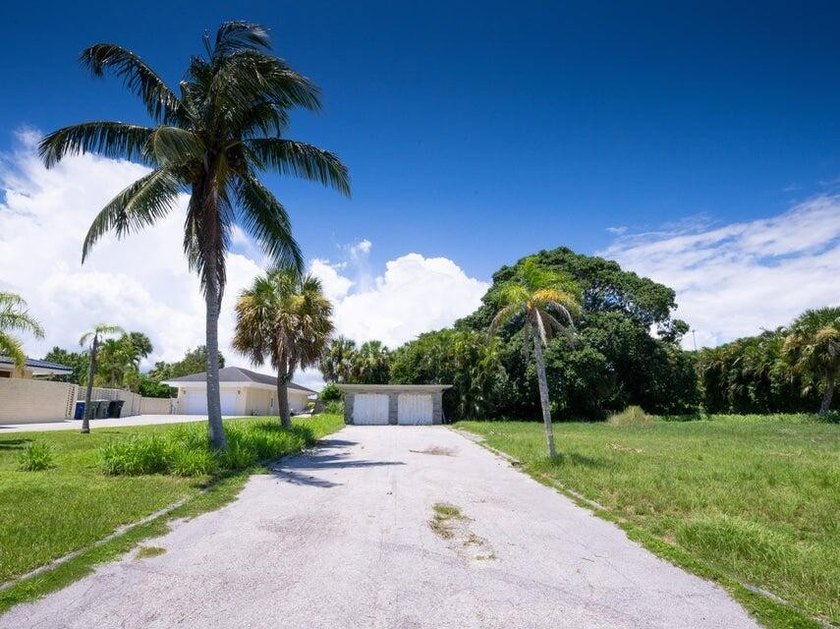 Discover your dream waterfront home site on Indian River Drive - photo 5