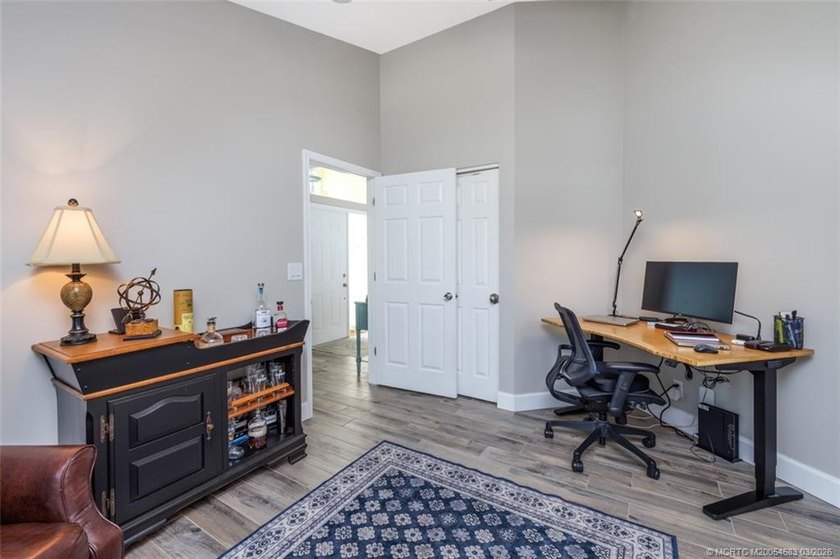 Priced to sell! Gorgeous 3-bed, 2-bath, 2-car-garage home in - photo 26