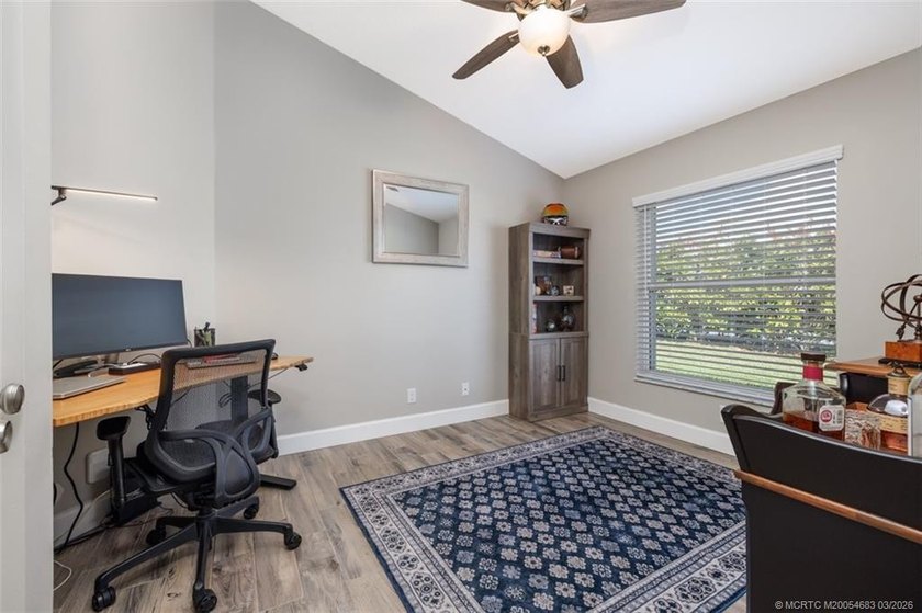 Priced to sell! Gorgeous 3-bed, 2-bath, 2-car-garage home in - photo 27