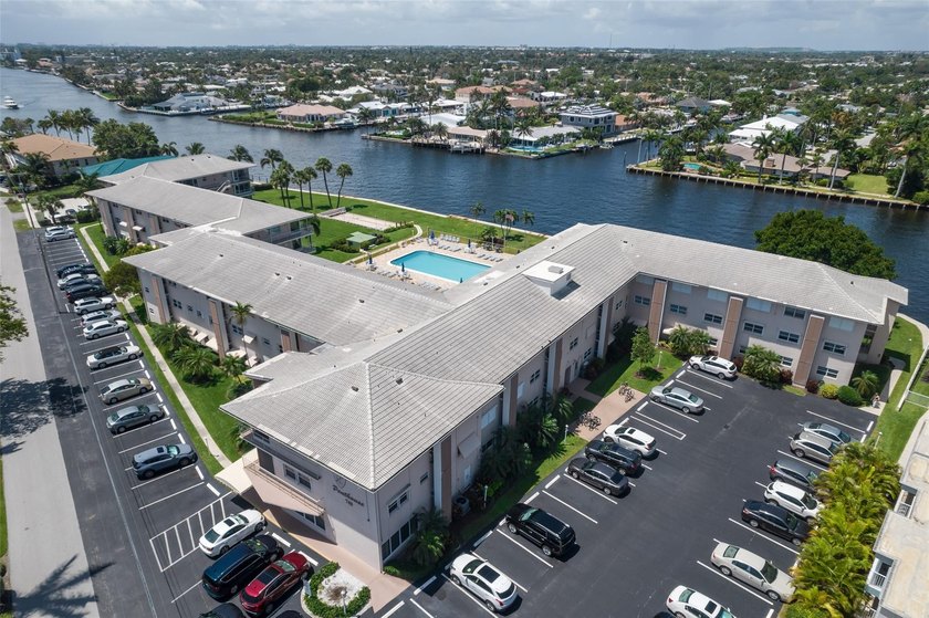 South Florida living at its best! Enjoy this exquisite location - photo 38