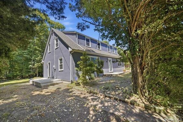 458 N Magee Street welcomes you to a 6br/,2bth DUPLEX, 2 updated - photo 2