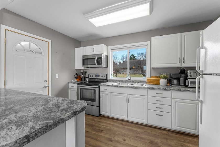 PLEASANT LAKE! Don't miss this rare opportunity to own 62 feet - photo 10