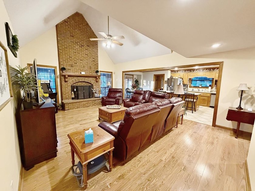 Welcome to your dream country retreat-a stunning home nestled on - photo 12
