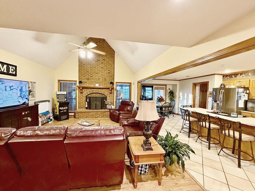 Welcome to your dream country retreat-a stunning home nestled on - photo 13