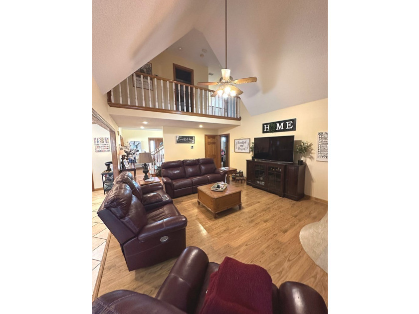 Welcome to your dream country retreat-a stunning home nestled on - photo 15