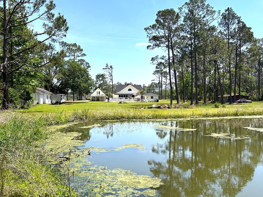 Welcome to your dream country retreat-a stunning home nestled on - photo 31