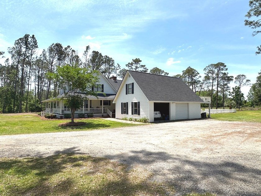 Welcome to your dream country retreat-a stunning home nestled on - photo 34