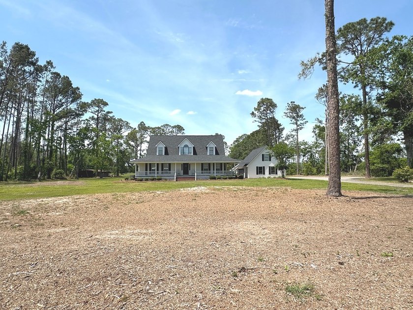 Welcome to your dream country retreat-a stunning home nestled on - photo 35