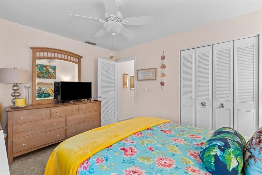 Welcome to this charming 2 bedroom and 2 bathroom furnished - photo 17